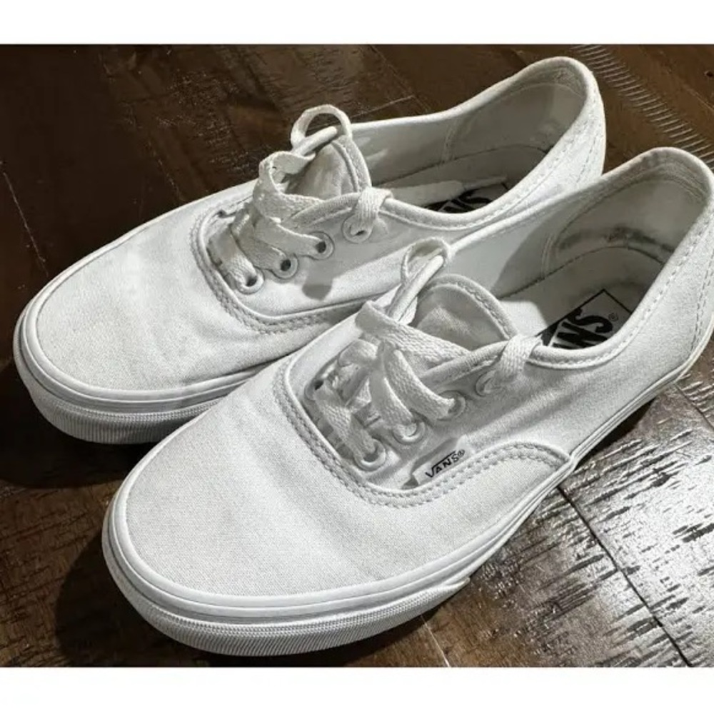 Vans (women’s 7.5)